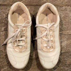 EUC Spring Tan/White Sneakers from Montreal